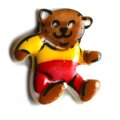 ドイツ製プラスチックボタン2個 くまさん 赤いズボン  DB　熊