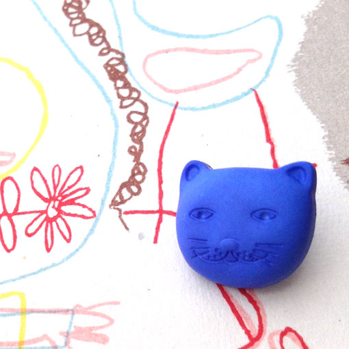 画像1: フランス製 プラスチックボタン ねこさんフェイス ブルー3個