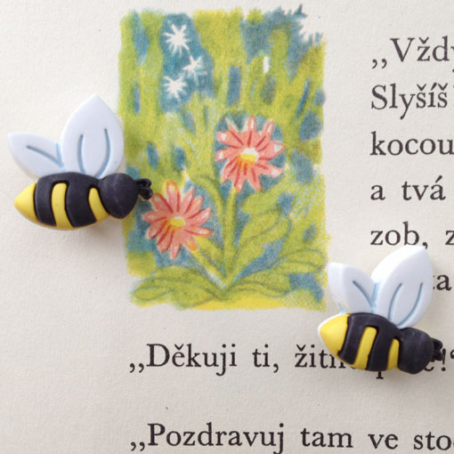 画像1: アメリカ ボタンガローア 3個 横向きミツバチ